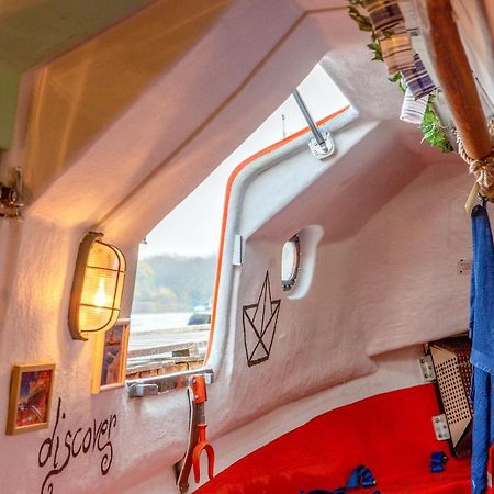 Polarstern - Unique Boatstay! Monnickendam Exteriör bild