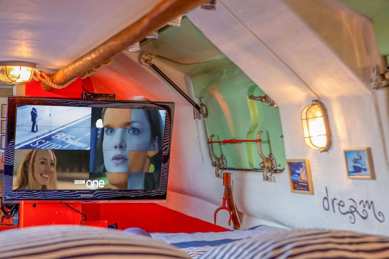 Polarstern - Unique Boatstay! Monnickendam Exteriör bild