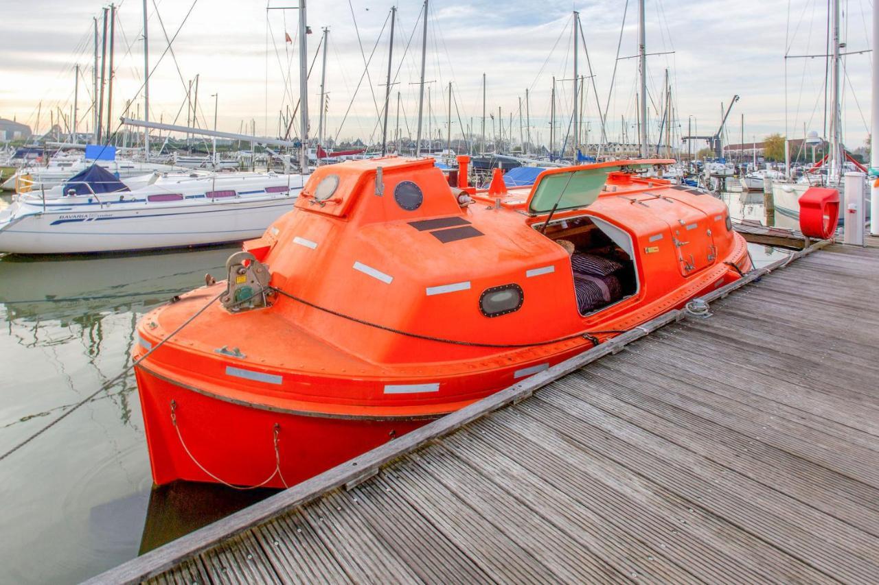Polarstern - Unique Boatstay! Monnickendam Exteriör bild