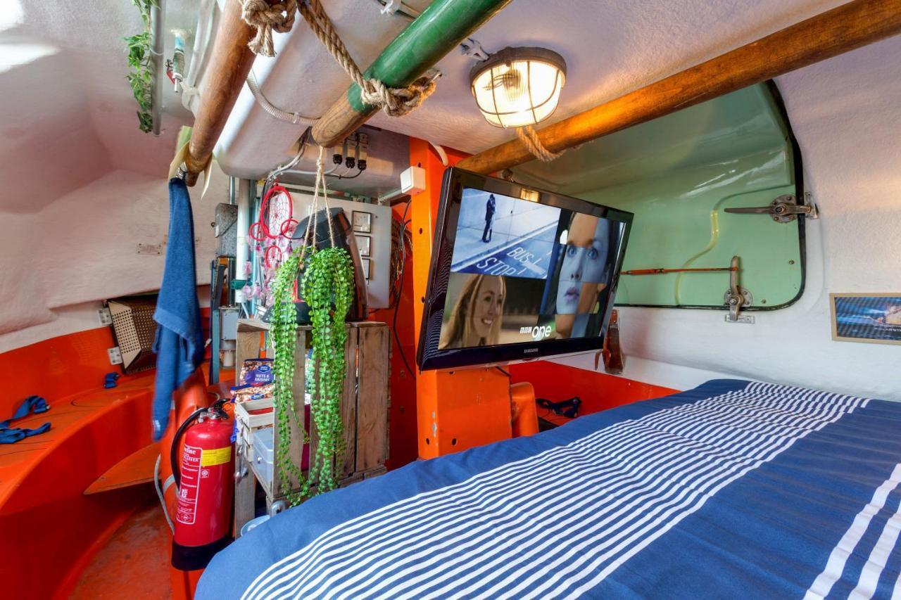 Polarstern - Unique Boatstay! Monnickendam Exteriör bild