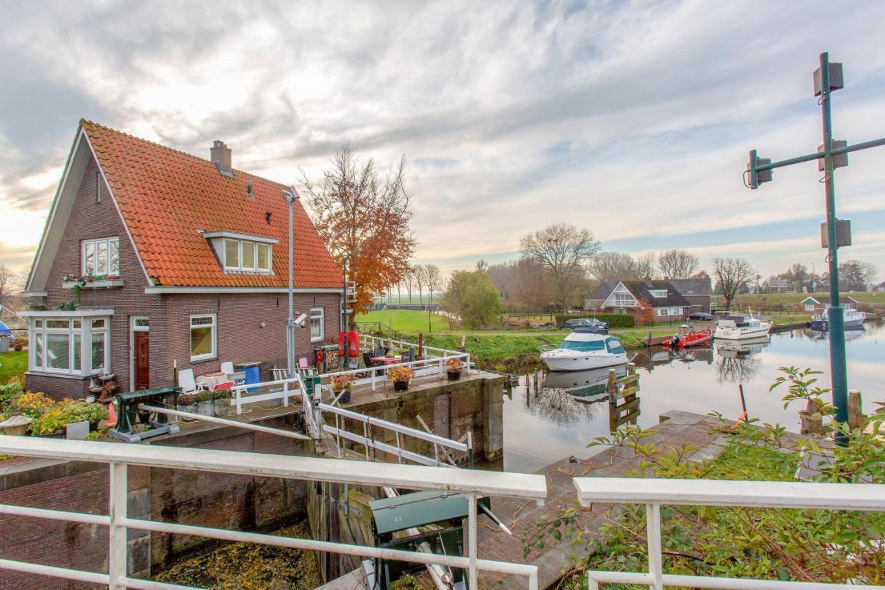 Polarstern - Unique Boatstay! Monnickendam Exteriör bild