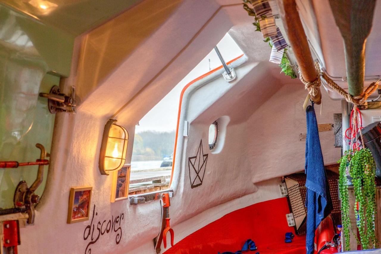 Polarstern - Unique Boatstay! Monnickendam Exteriör bild
