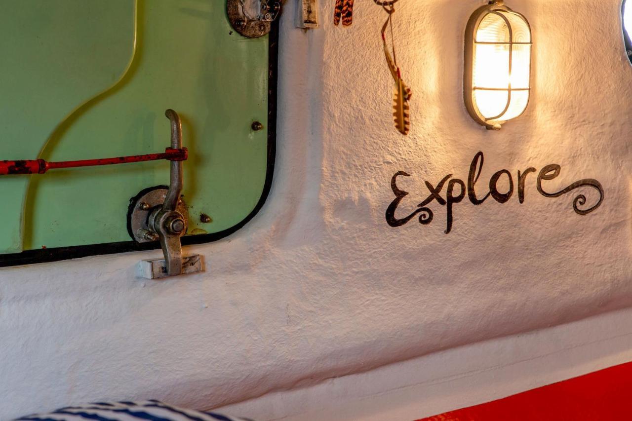 Polarstern - Unique Boatstay! Monnickendam Exteriör bild